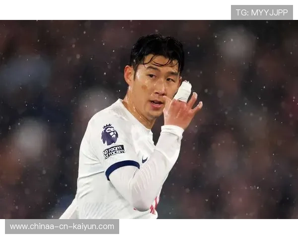 孙兴慜远距离送出穿透直塞，热刺反击犀利无比